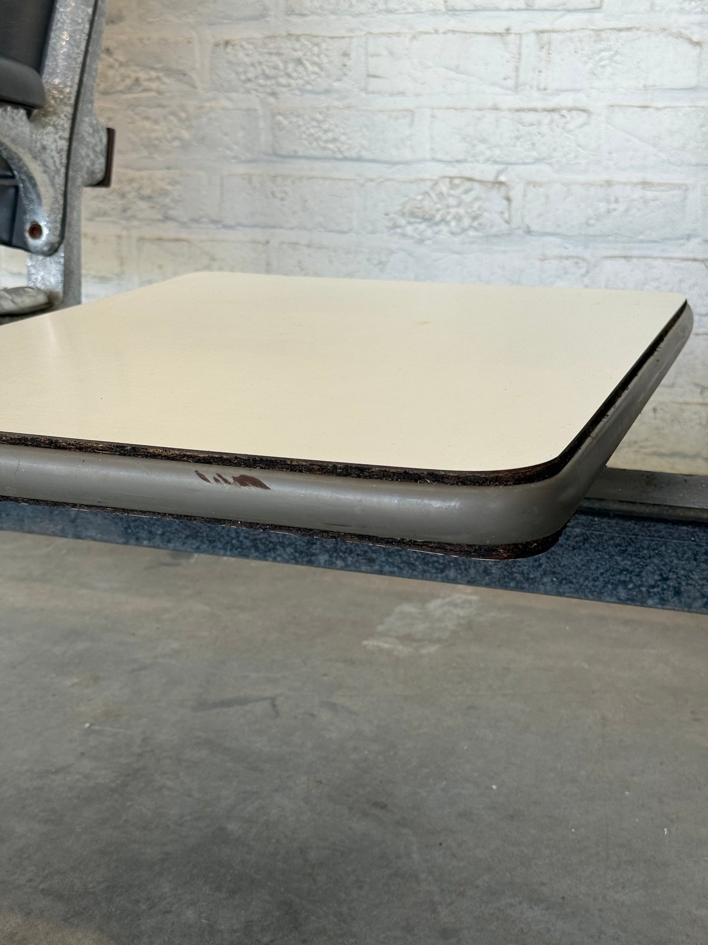 Vintage Eames Airport Tandem Seating – 2 Seats with Integrated Table