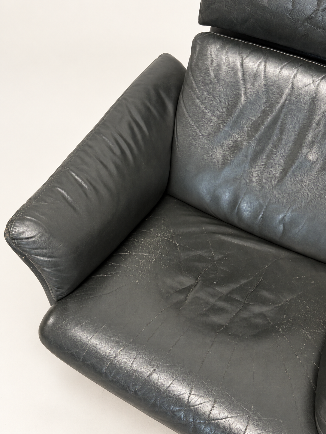 ERPO Green Leather Recliner