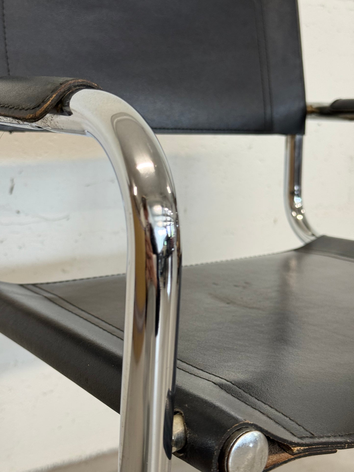 Bauhaus Style Cantilever Armchair