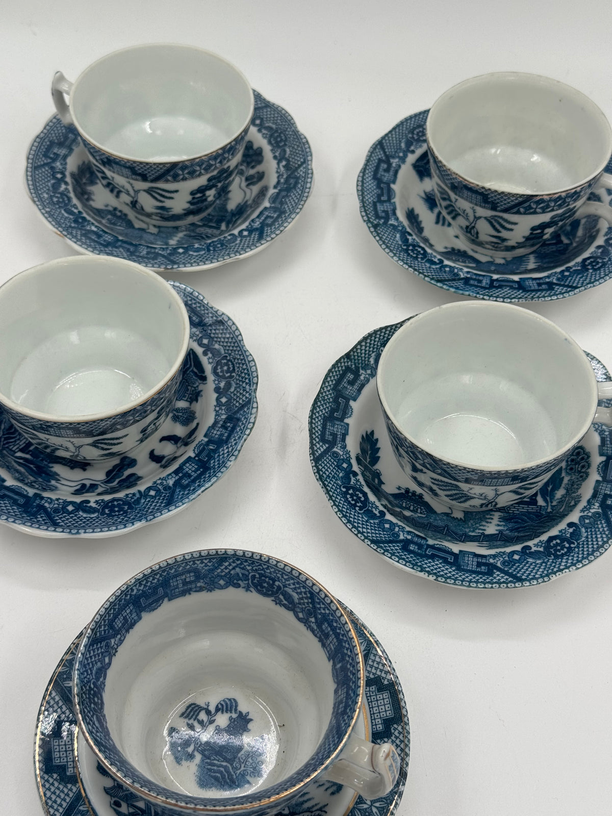 Set of 5 Vintage Blue Willow Porcelain Cups & Saucers