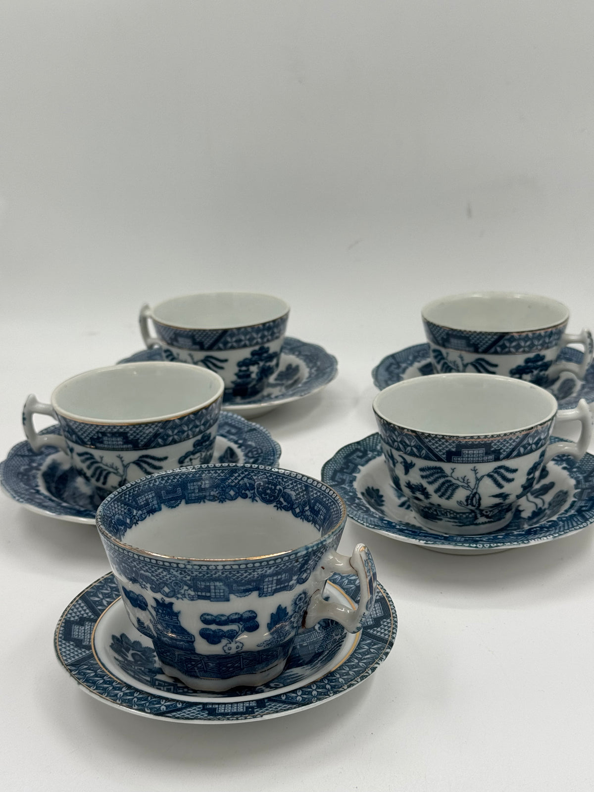 Set of 5 Vintage Blue Willow Porcelain Cups & Saucers
