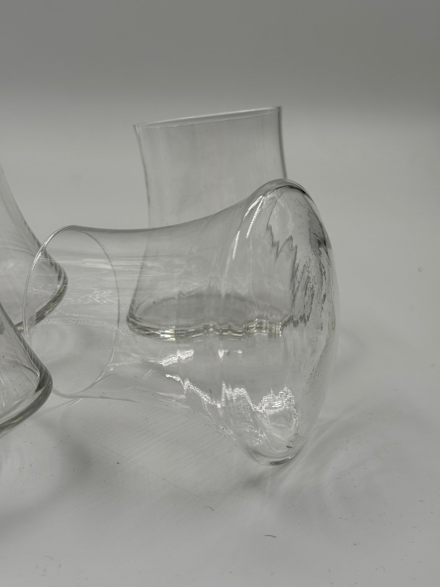 Set of 4 Curved Glass Tumblers Modernist Design