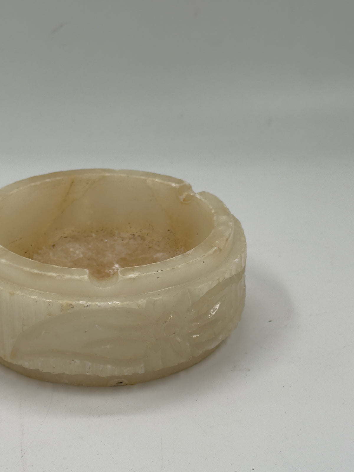 Carved Alabaster Ashtray with Fluted Sides and Foliate Band