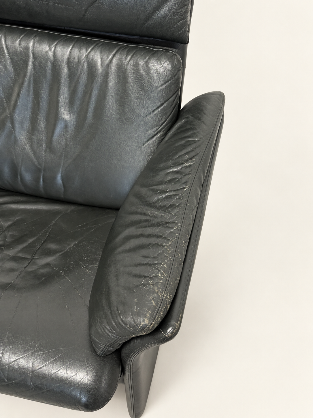 ERPO Green Leather Recliner