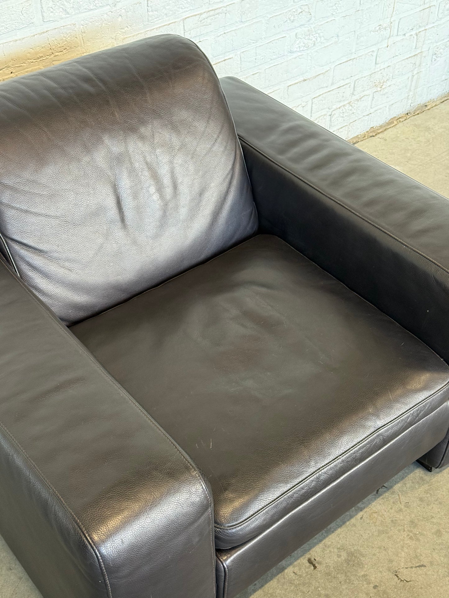 Natuzzi Lounge Armchair in Dark Brown Leather — Italian Design