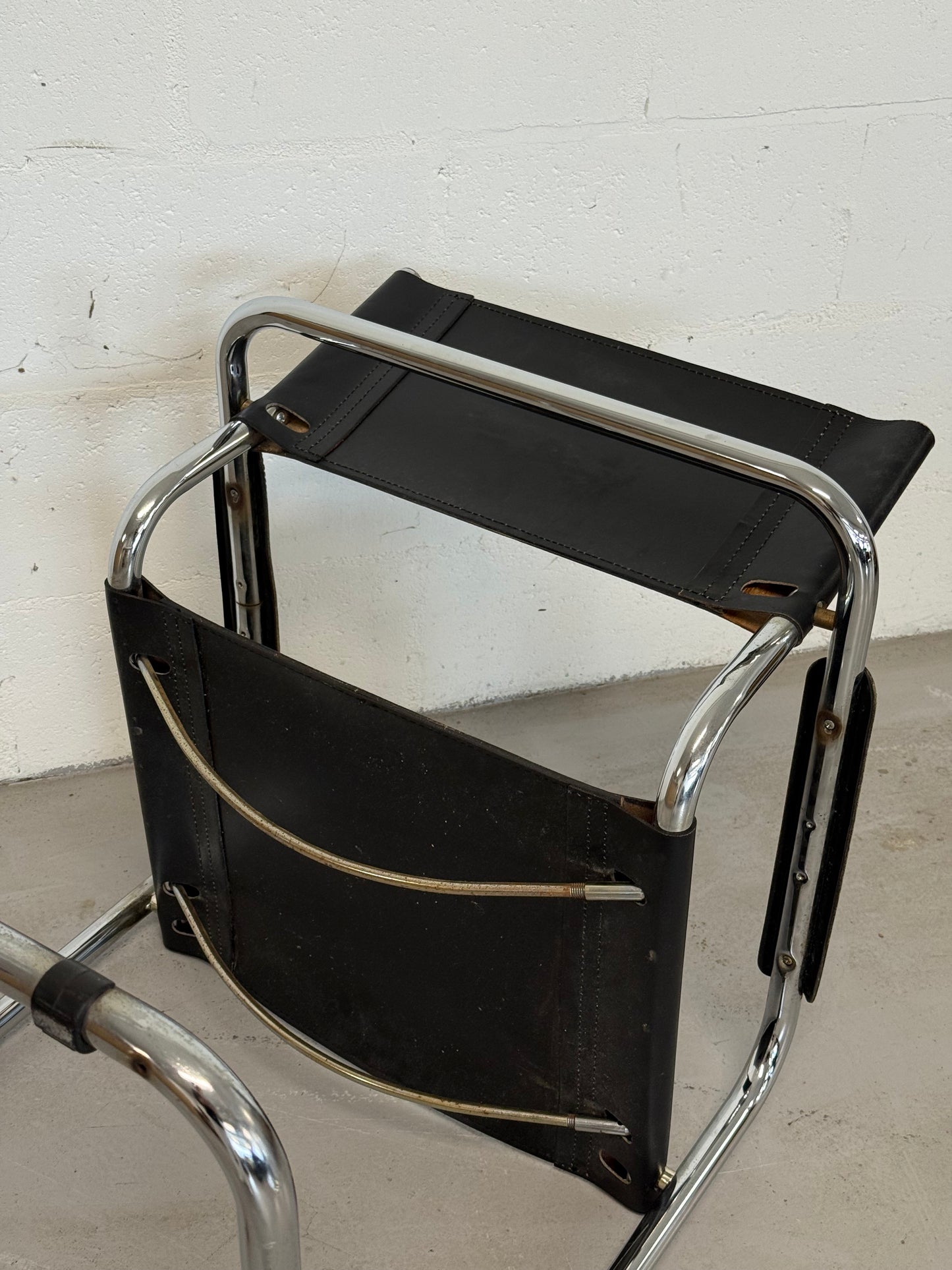 Bauhaus Style Cantilever Armchair