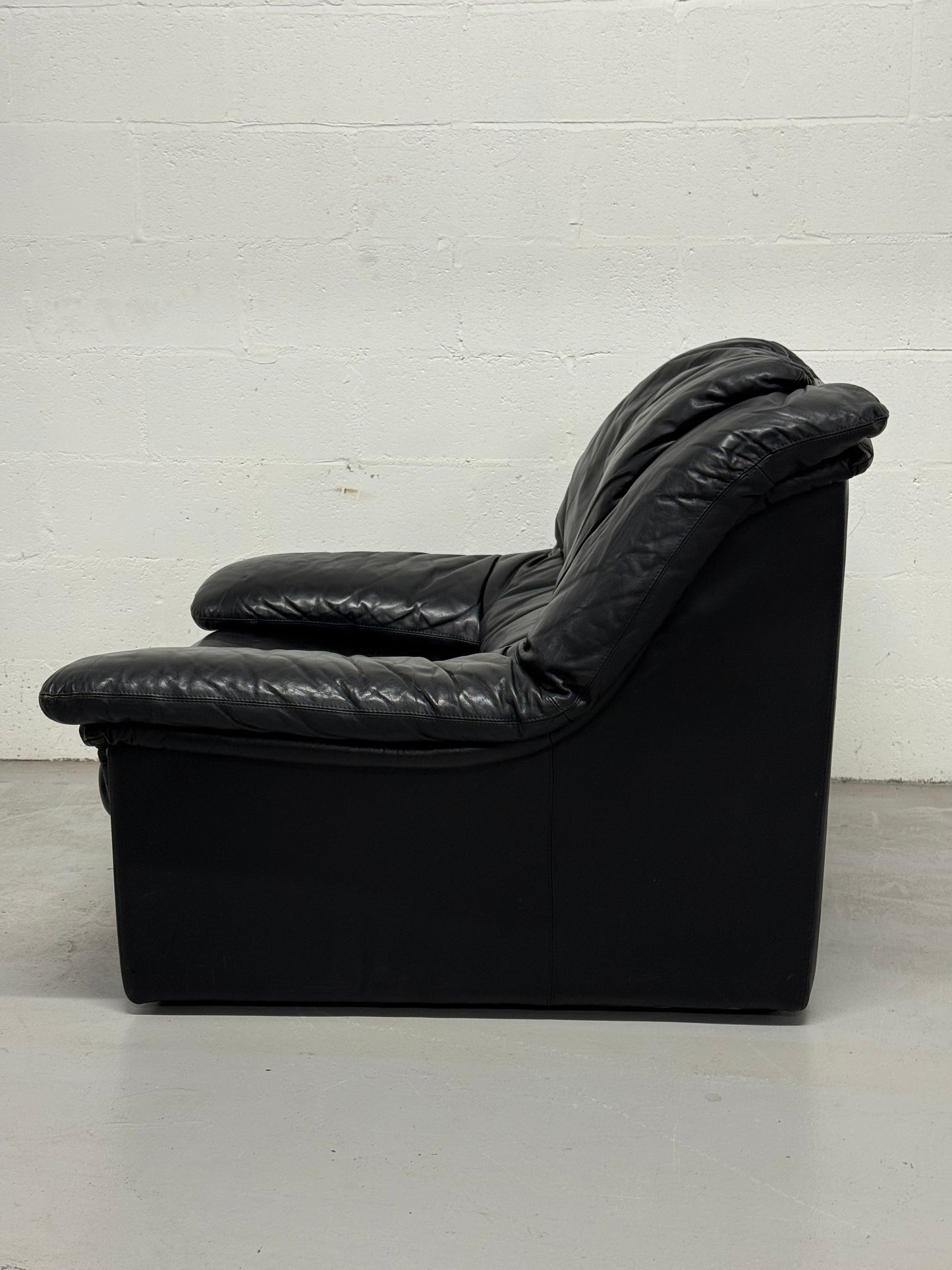 Vintage postmodern Black Leather Lounge Chair