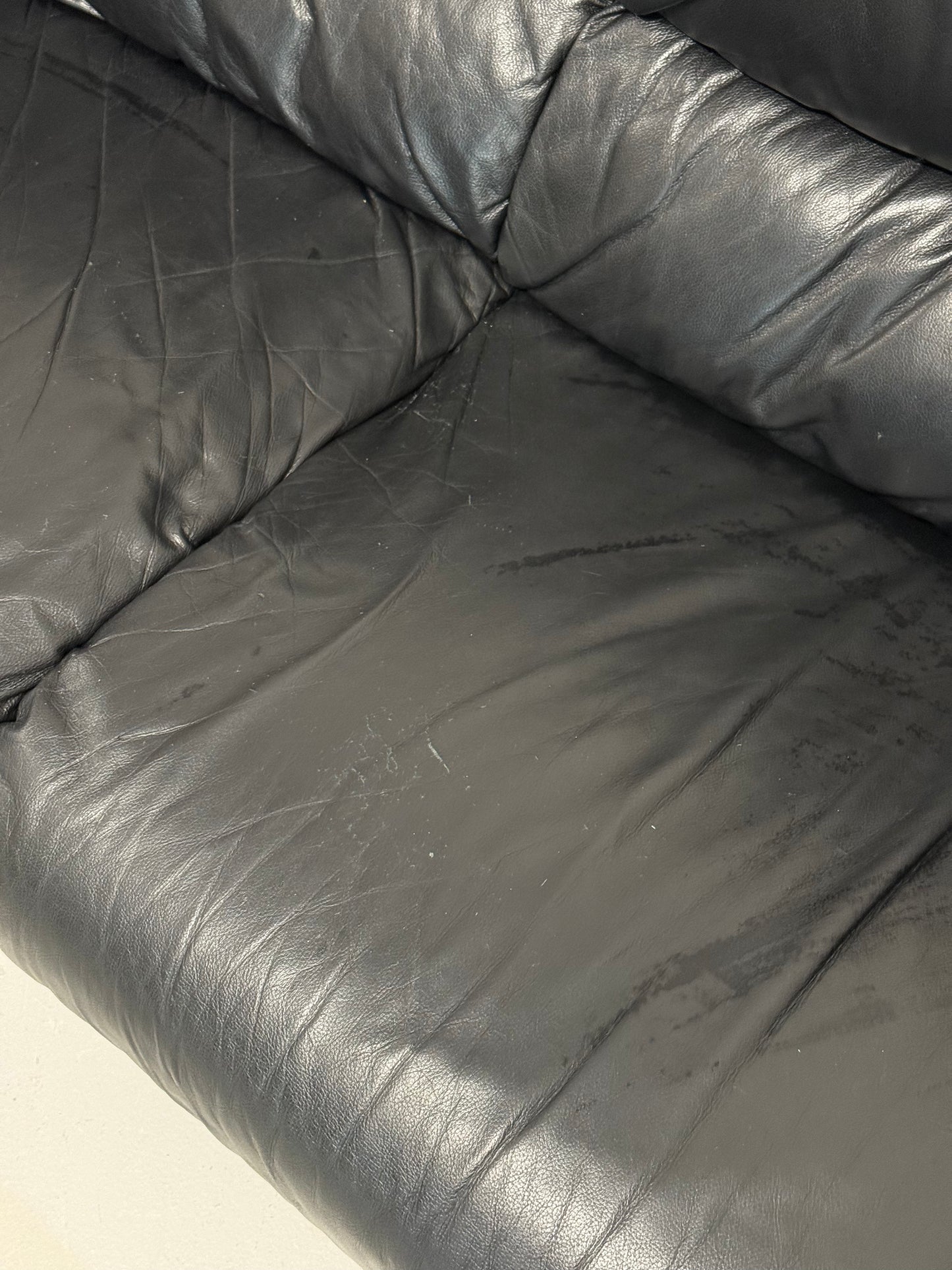 Black leather sofa — Italian postmodern design